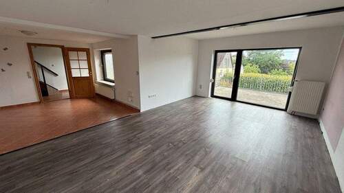 Wohn- und Esszimmer - 3 Zimmer Doppelhaushälfte zum Kaufen in Sörup