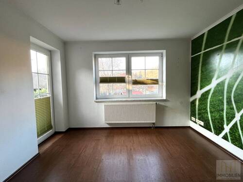 OG – Kinderzimmer mit Zugang zum Balkon - 