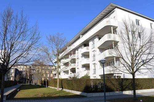 Hausansicht - 2 Zimmer Terrassenwohnung zum Kaufen in München