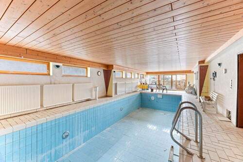 Schwimmbecken - 