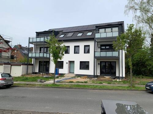 Straßenansicht.jpeg - 