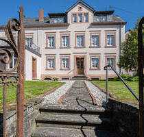 Liebevolles Bauernhaus aus 1834 mit Nebengebäuden und schönem Garten. - Sülm
