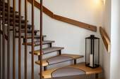 Treppe - 4 Zimmer Einfamilienhaus in Oststeinbek