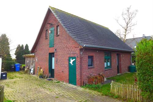 Front - Kleines Haus mit Ausbaureserve und großem Garten