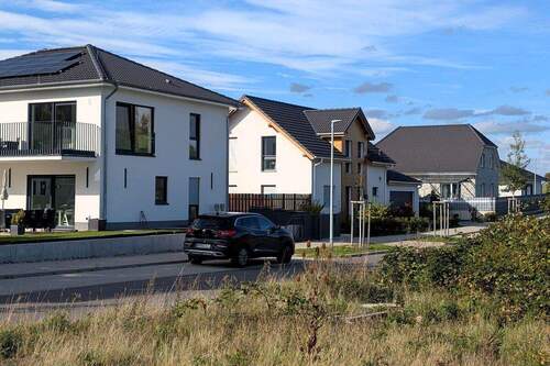 Gegenüber - Grundstück in Schwerin-Wickendorf zum Kaufen