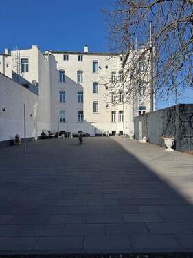 Hausansicht Terasse - Betriebsbereites Hotel mit 22 Zimmern - voll ausgestattet, sofort starten ohne Investition