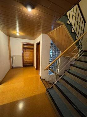 Diele mit Treppenhaus I zum OG - 
