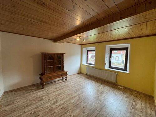 Wohnzimmer im EG - Mehrfamilienhaus, Wohnhaus mit 220,00 m&sup2; in Ruthweiler zum Kaufen