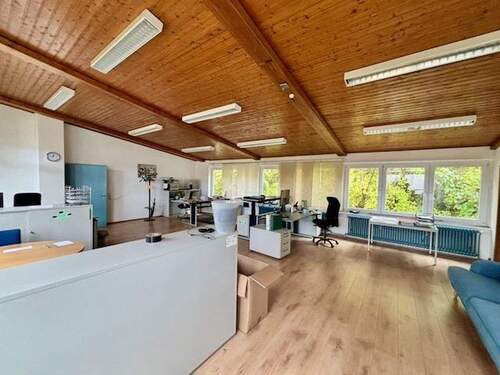 Hauptraum - Helles Büro mit 130qm mit Blick ins Grüne - provisionsfrei in Böblingen