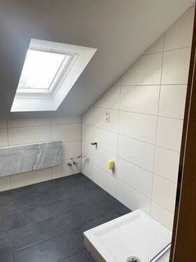 Bad 1 - Etagenwohnung mit 96,00 m&sup2; in Weisendorf zur Miete