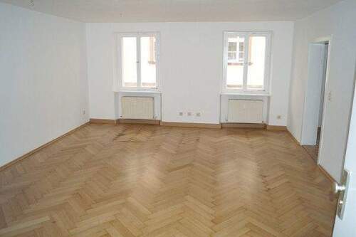 WohnenSchlafen - Geräumiges Appartement im Zentrum von Straubing