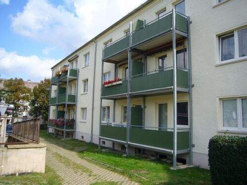 Balkonseite - 3 Zimmer Etagenwohnung in Weißenfels