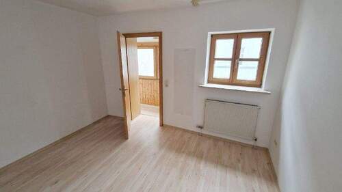 Schlafen - 2 Zimmer Etagenwohnung zur Miete in Straubing