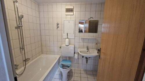 Bad - Etagenwohnung mit 39,90 m&sup2; in Straubing zur Miete