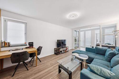 Wohnzimmer - 3 Zimmer Etagenwohnung zum Kaufen in Berlin