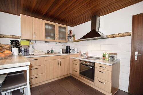 Steenfeld_Küche01 - 7 Zimmer Mehrfamilienhaus, Wohnhaus zum Kaufen in Steenfeld / Spann