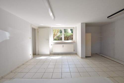 Büro 8 (UG) - 