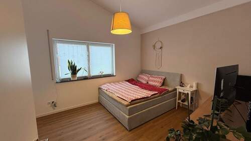 Knopf Schlafz.jpg - Etagenwohnung mit 92,00 m² in Langensendelbach zur Miete