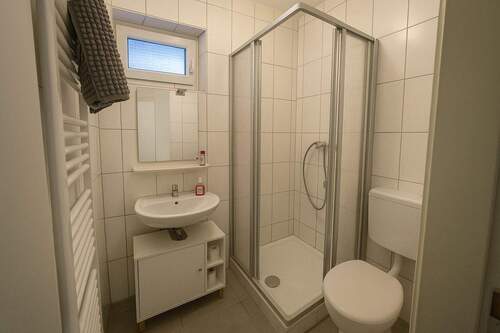 Badezimmer - 1 Zimmer Etagenwohnung in Karlsruhe / Wolfartsweier