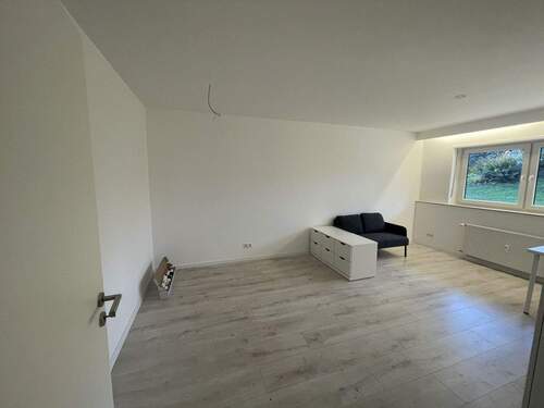 Zimmer - Etagenwohnung mit 20,00 m&sup2; in Karlsruhe / Wolfartsweier zur Miete