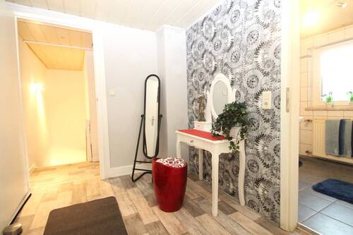 … Platz für eine Kosmetikecke - 