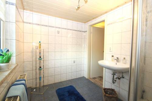 … mit Fenster und viel Platz - 