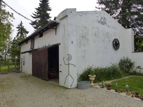 Stallgebäude - 7 Zimmer Mehrfamilienhaus, Wohnhaus in Mügeln OT Sornzig