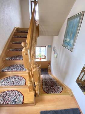 Treppenhaus - 7 Zimmer Mehrfamilienhaus, Wohnhaus in St. Ingbert