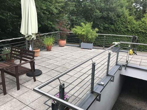 Terrasse vorm Haus - 7 Zimmer Mehrfamilienhaus, Wohnhaus in Rösrath-Kleineichen