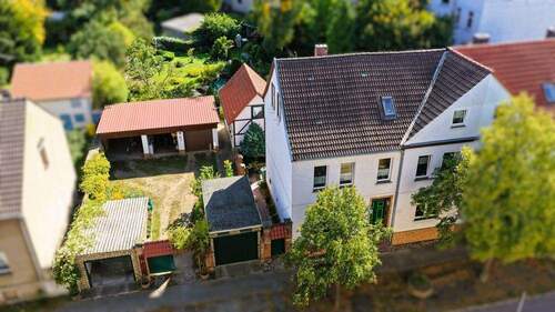 2 - Quedlinburg: Wohnen für 2 Generationen+ 1.054 m² Garten+ Ferienhaus & 4 Garagen