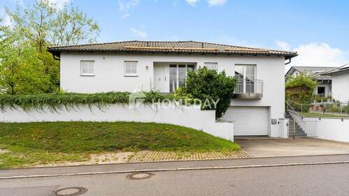 Außenansicht 2 - Exklusiver Bungalow mit Einliegerwohnung in Donaulage - Wohnen & Leben auf ca. 270 m²