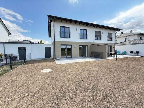 IMG_8801.jpeg - Provisionsfrei ! Klimafreundlicher NeubauDHH KfW40 mit PV und Speicher