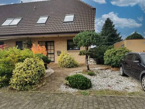 Straßenansicht - 5 Zimmer Doppelhaushälfte zum Kaufen in Laußig