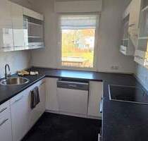 Helle, moderne 3-Zimmer-Wohnung mit Balkon, Garten, Garage & Stellplatz in Mainbernheim