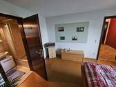 Zimmer 1 UG mit Zugang Bad - 