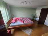 Zimmer 1 UG mit Zugang Bad - 