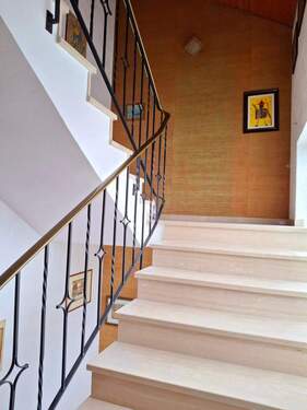 Treppenhaus (2).jpg - 3 Zimmer Mehrfamilienhaus, Wohnhaus in Ingolstadt