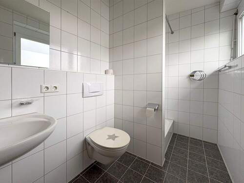 zweites Badezimmer - 