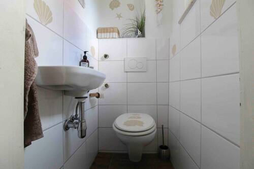 Gäste-WC Treppenhaus - 