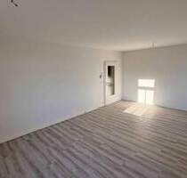 Erstbezug nach Kernsanierung - Perfekt geschnitten, 4-Zimmer Wohnung im Hochpaterre, 2 großzügige Tageslichtbäder, XL-Garage,Gartenmitbenutzung - Eppendorf