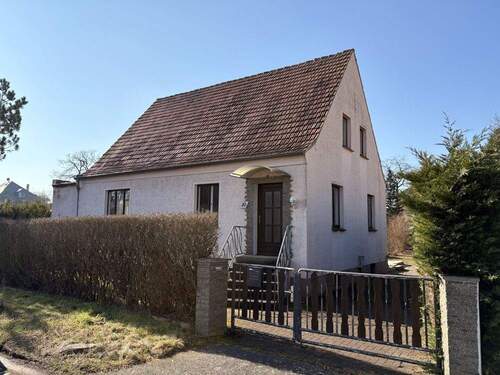 Vorderhausansicht - 4 Zimmer Einfamilienhaus zum Kaufen in Naunhof