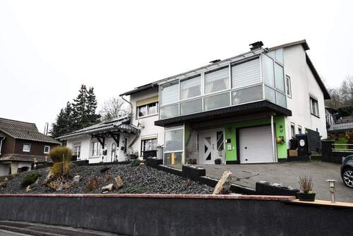 Außenansicht - 6 Zimmer Mehrfamilienhaus, Wohnhaus zum Kaufen in Großalmerode