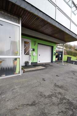 Eingangsbereich/ Garage (Altbau) - 