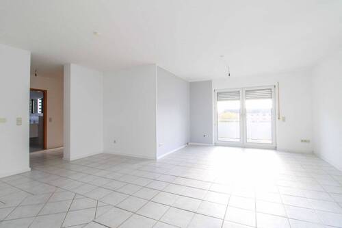 2 WZ - 4 Zimmer Etagenwohnung zum Kaufen in Langenselbold