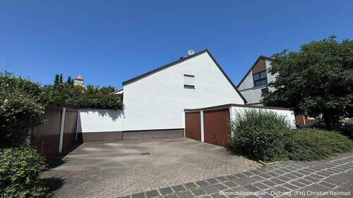 12 Garage im Garagenhof.jpeg - 