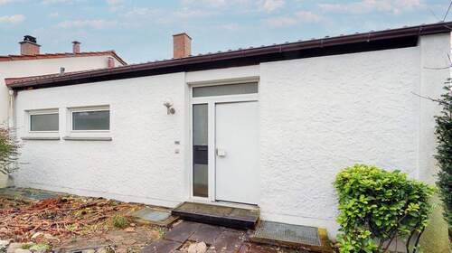 Hauseingang - 4 Zimmer Doppelhaushälfte zum Kaufen in Eningen unter Achalm