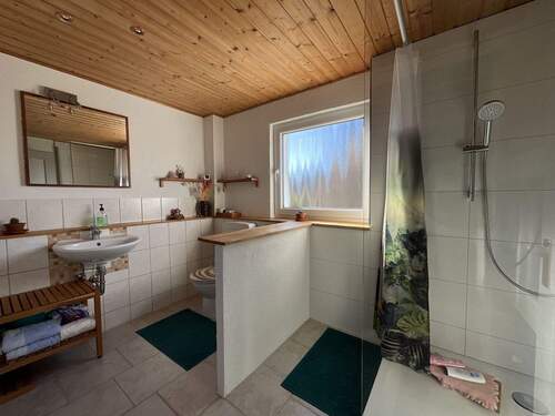 Badezimmer Dachgeschoss - 