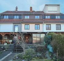 Renovierungsbedürftiges Reihenmittelhaus mit Terrasse und Stellplatz - 5 Zimmer auf ca. 70 m² - Chemnitz Borna-Heinersdorf