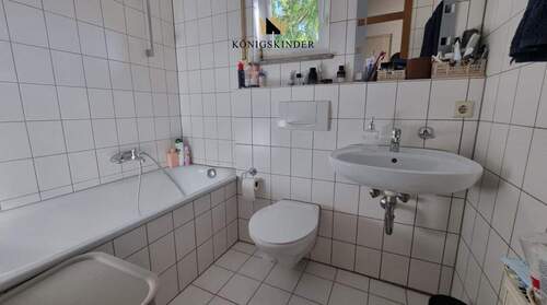 Tageslichtbad mit Wanne - 