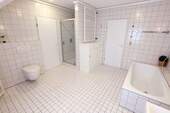 Elternbad im Dachgeschoss - 